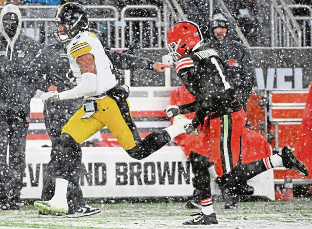 8690791_web1_ptr-SteelerBrown19-112224