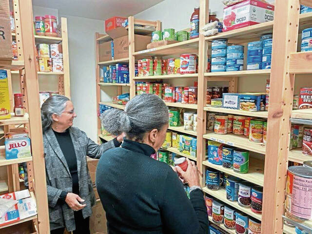 8691393_web1_sew-SewickleyFoodBank-7
