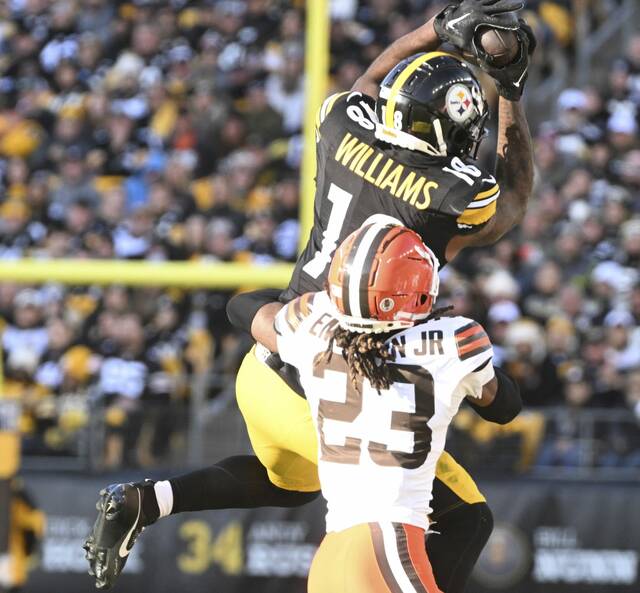 8692745_web1_ptr-SteelersBrowns14-120924