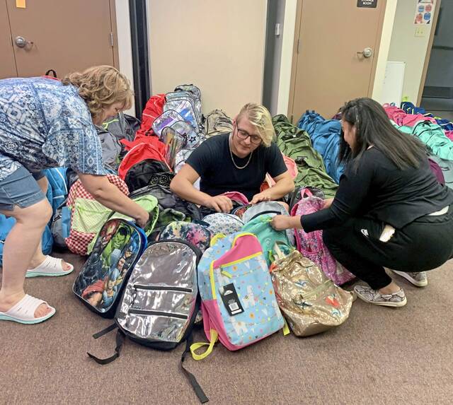 8695470_web1_vnd-backpacks-081322--2-