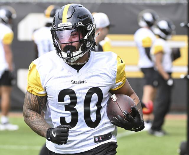 8695864_web1_ptr-Steelers01-060425