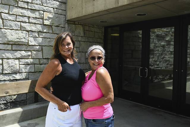 8697521_web1_vnd-CouryReunion008-072725