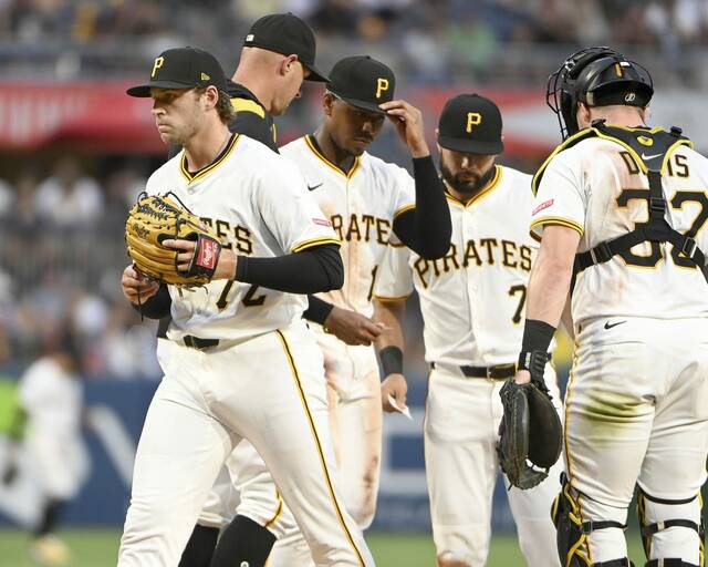 8699675_web1_ptr-BucsWhiteSox12-072025