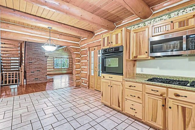 8704937_web1_vnd-logcabinestate-073125-8
