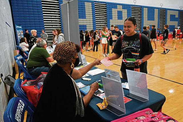 8707257_web1_gtr-JobFair004-052323