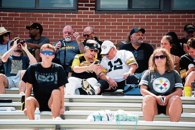 8710887_web1_GTR-CampFans6-072525