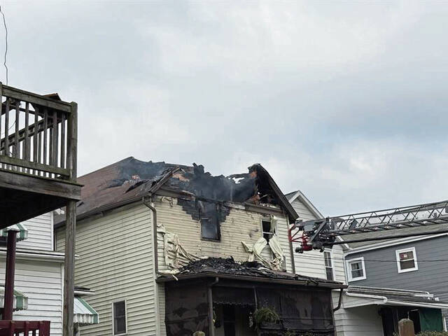 8715941_web1_vnd-housefire-0726225