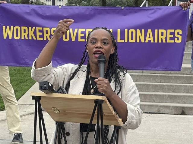 Rep. Summer Lee questions use of masks in ICE raids