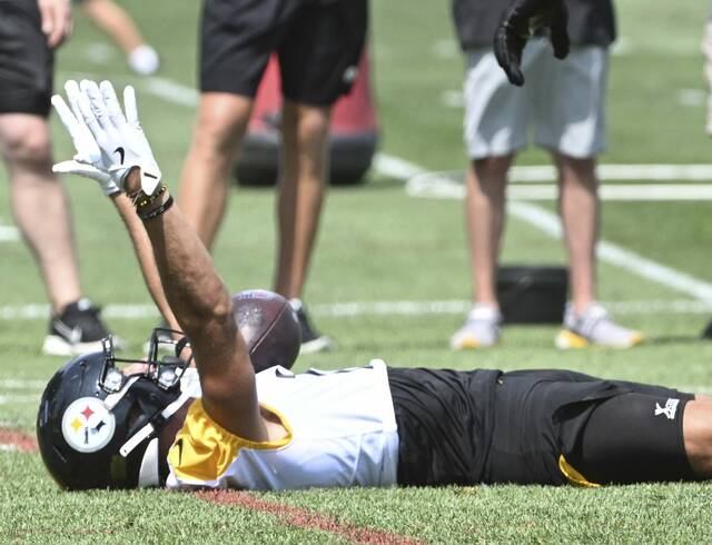 Steelers notebook: Weather cuts practice short, Calvin Austin marvels at dolphins
