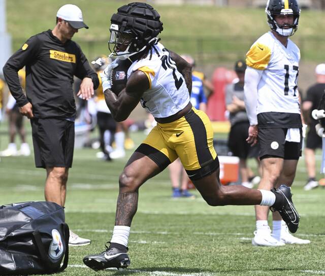 8716560_web1_ptr-Steelers07-072625