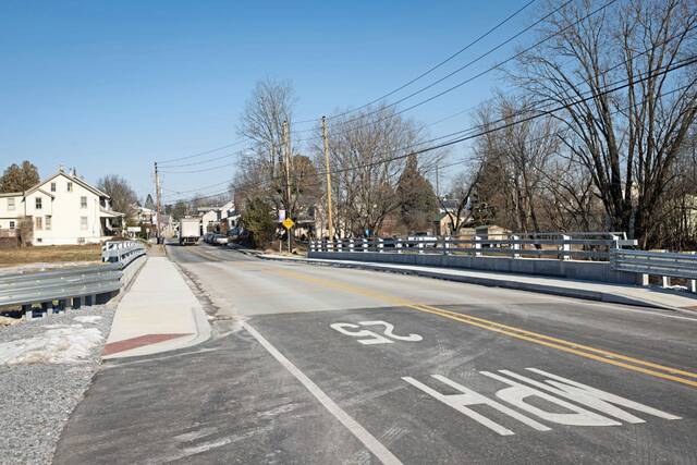 8716902_web1_roadwork