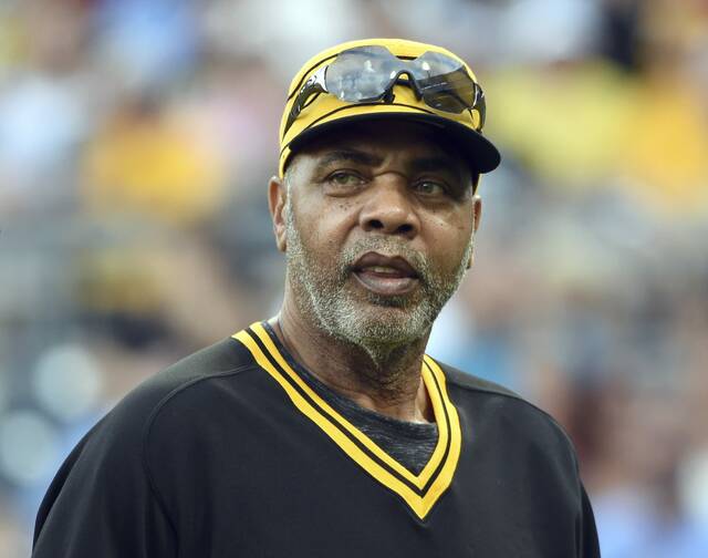 8718281_web1_GTR-79Pirates-Parker