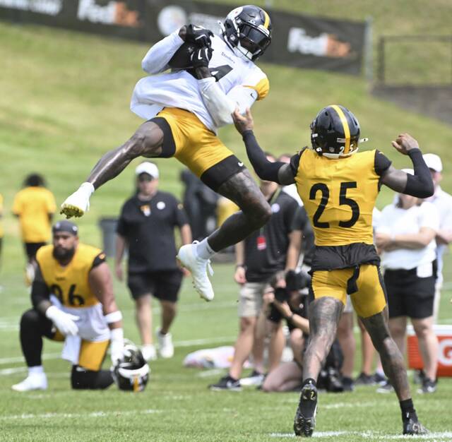 8731734_web1_ptr-Steelers18-080125