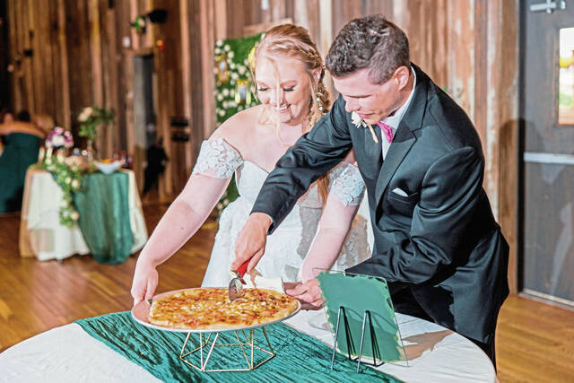 8665928_web1_ptr-weddingtrends15-080325
