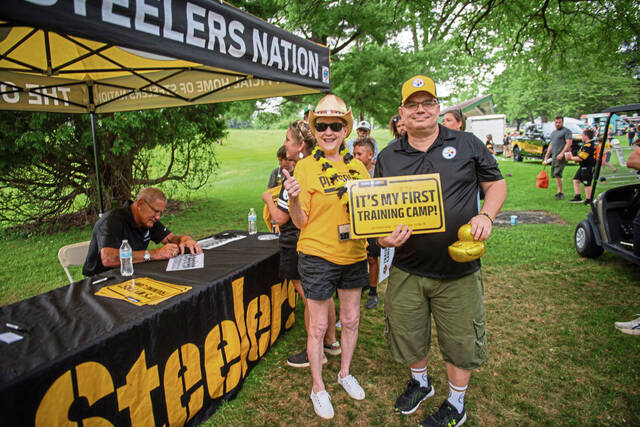 8723316_web1_gtr-SteelersFest14-080205