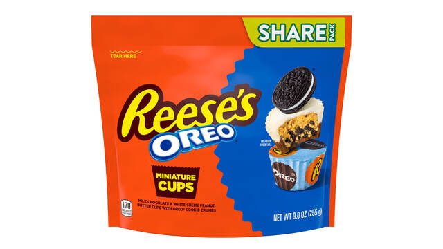 8728755_web1_Hershey_REESE_S_x_OREO_Shareable_Pack