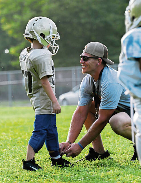 8731069_web1_vnd-youthfootball104
