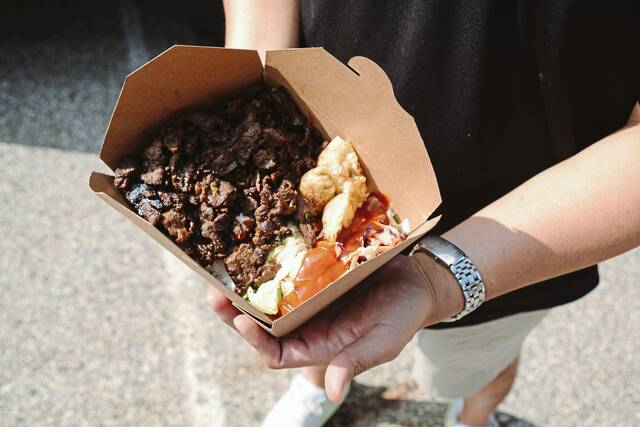 8732136_web1_ptr-foodtruck-6