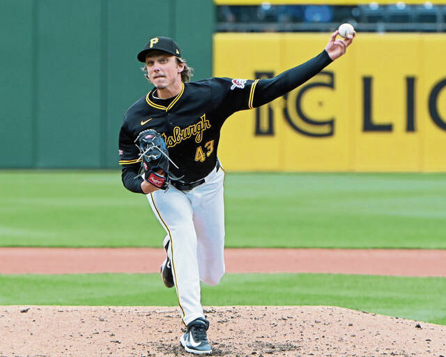 8734512_web1_ptr-BucsYankees17-040725