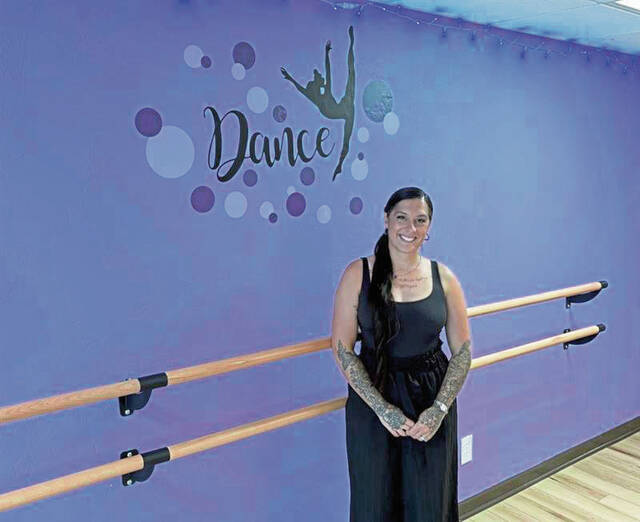 8735448_web1_vnd-LBdance1