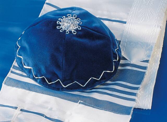 8735999_web1_gtr-YarmulkeFolo