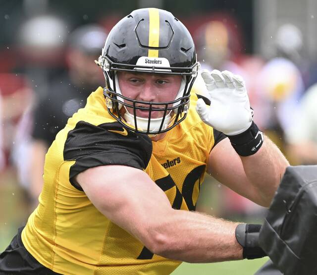 Steelers revamp injured defensive line corps by signing UFL player Baugh, cutting Slade