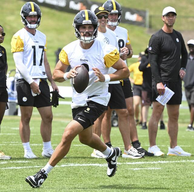 8737816_web1_ptr-Steelers01-080325