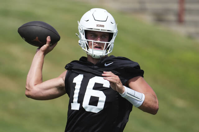 Texas takes top spot, Penn State 3rd in USA Today preseason coaches poll