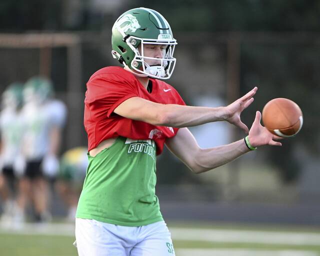 With big-time QB returning, South Fayette ready to tackle Class 5A challenges