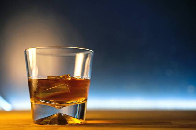 8743431_web1_web-bourbon-E26