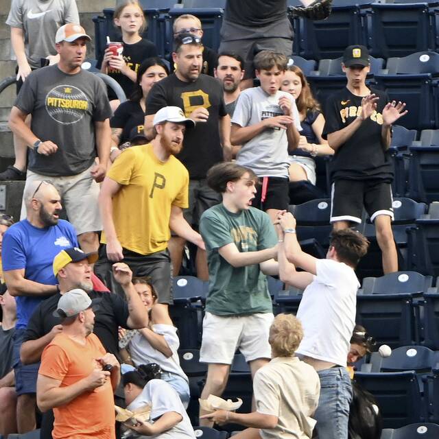 8744270_web1_ptr-BucsGiants06-080625