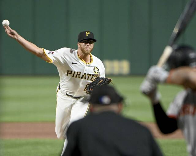 8744270_web1_ptr-BucsGiants08-080625