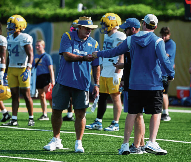 8744276_web1_gtr-PittFB003-073125