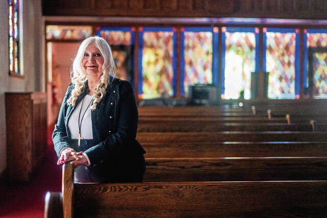 8744365_web1_vnd-gracenewpastor1-080625