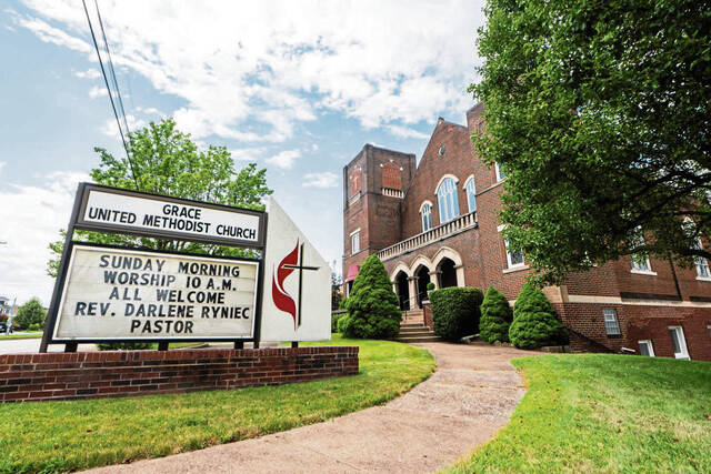 8744365_web1_vnd-gracenewpastor2-080625