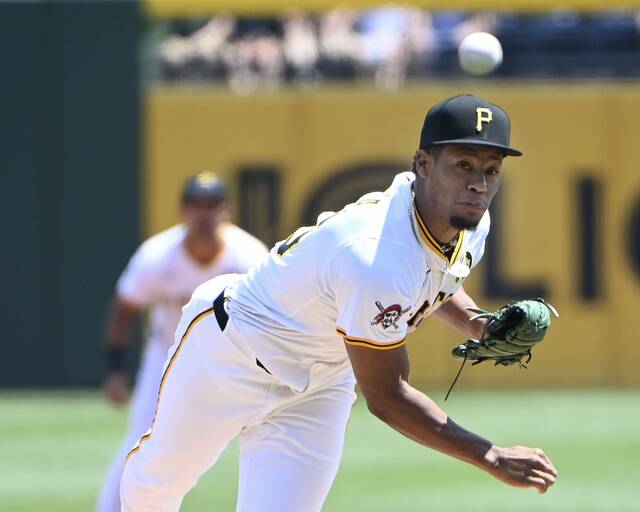 8750726_web1_ptr-BucsGiants04-080725