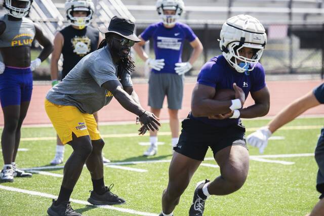 EJ and CJ: Running back duo looks to carry on Plum tradition in ground game