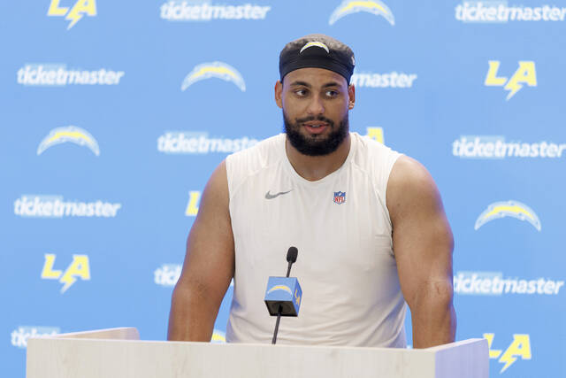 Chargers left tackle Rashawn Slater out for season