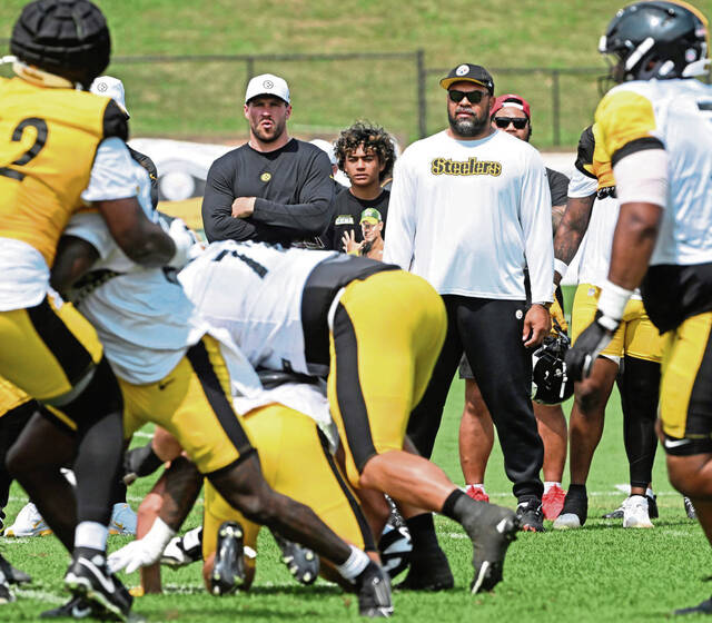 8757926_web1_ptr-Steelers14-080825