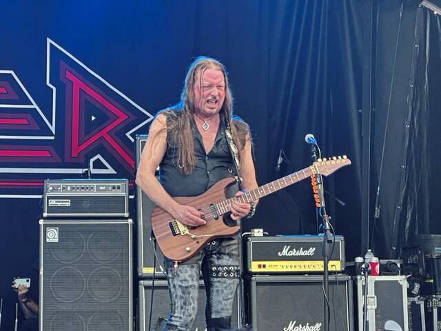 8758202_web1_ptr-RebBeach-080925