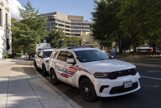 8763873_web1_AP25223773995870