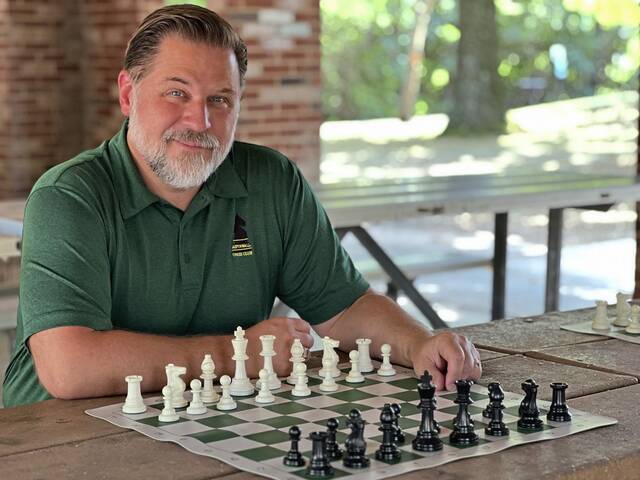 8770251_web1_her-chess-081525