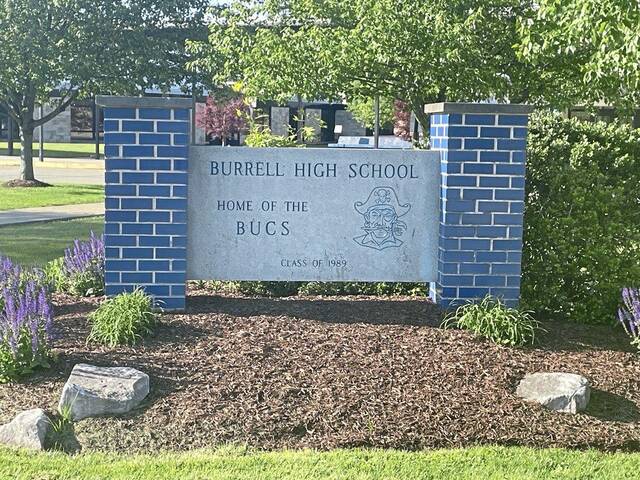8776858_web1_vnd-burrellhighschool