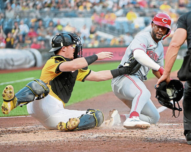 8779717_web1_ptr-BucsReds06-080925
