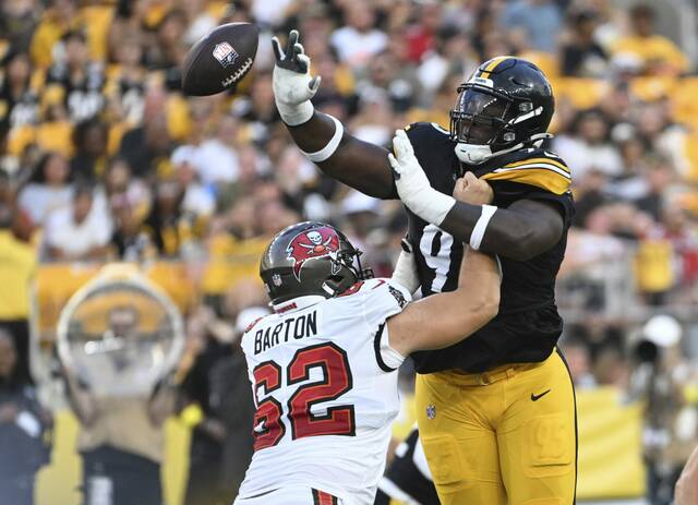 8781695_web1_ptr-SteelersBucs07-081725