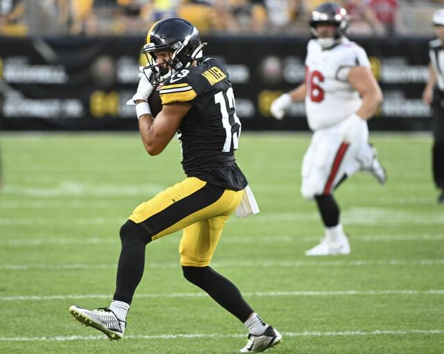 8781695_web1_ptr-SteelersBucs14-081725