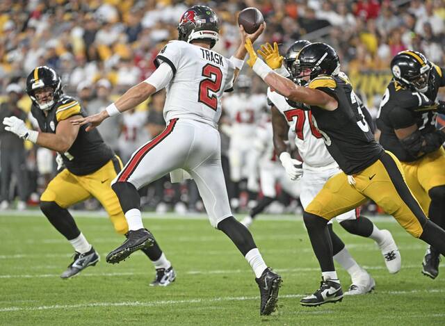 8781695_web1_ptr-SteelersBucs21-081725