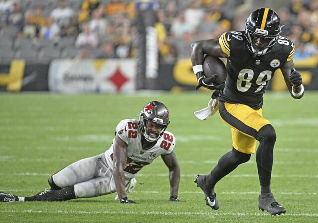 8781695_web1_ptr-SteelersBucs25-081725