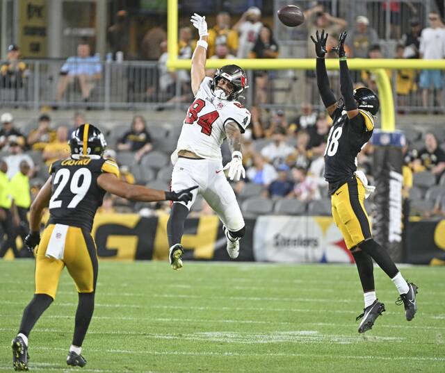 8781695_web1_ptr-SteelersBucs29-081725