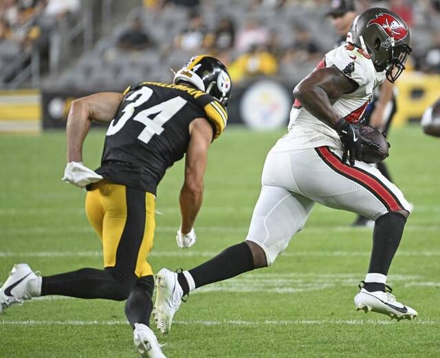 8781695_web1_ptr-SteelersBucs31-081725